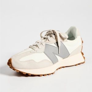 NWOT New Balance 327 Sneakers